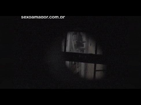❤️ Blondie ichi bo'sh g'ishtlar orqasida yashiringan qo'shni voyeur tomonidan yashirincha videoga tushadi ❤ Anal videoda pornoda uz.mrvideospornogratis.ru ❤